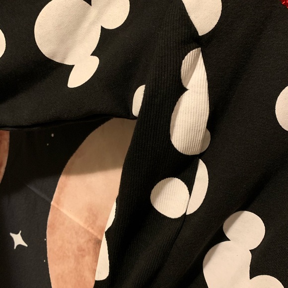 Mickey Mouse Sweater 🍭💓 - Picture 4 of 6